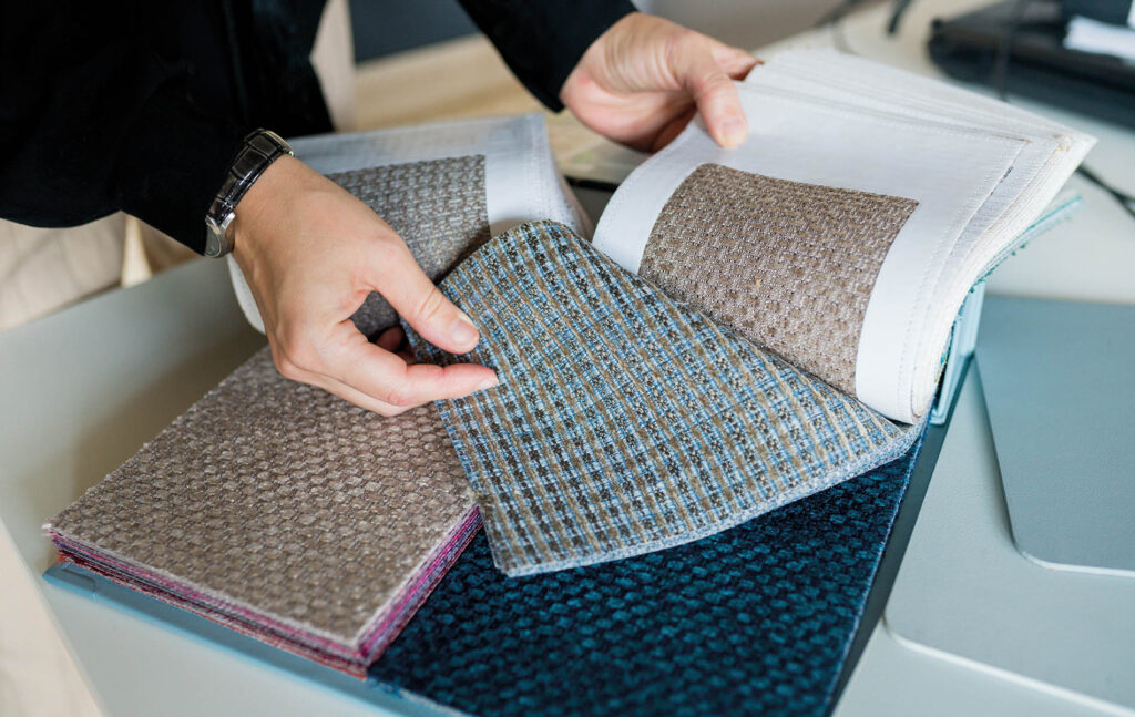 Aktualisierung des Gardinen-Musterkatalogs für Vertriebsstellen